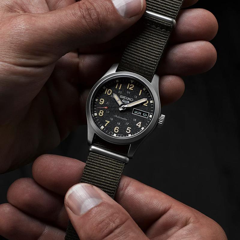 SEIKO 100-meter waterproof trendy style Automatic nylon strap 36.4mm same style for men and women black dial SRPJ85