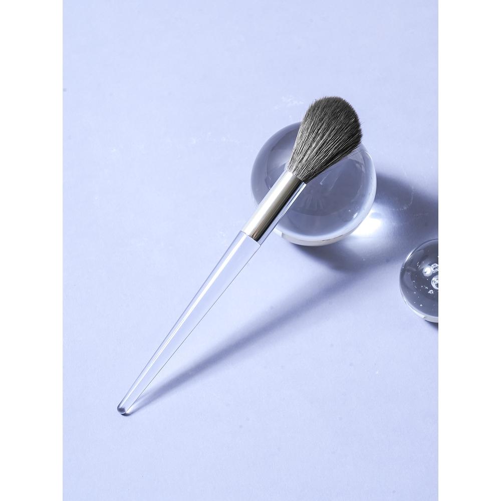 Pensulă de obraz Daiso cu mâner transparent