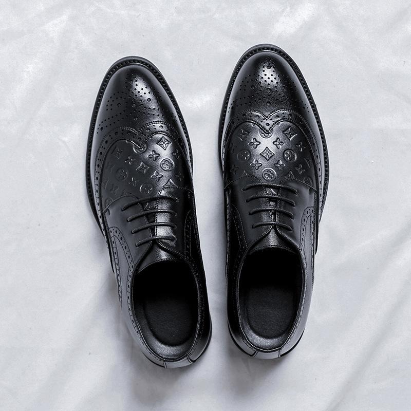 

Туфли из кожи с острым носком, мужские тисненые модные туфли, корейская версия, натуральная кожа, гравированные туфли Brock 66788-R 44 чёрный