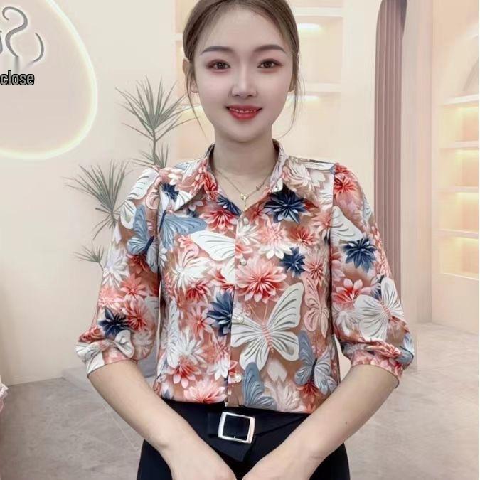 Mom's Floral Seven-Sleeve Blouse - 2024 Summer Collection: Stylish Loose-Fitting, Slimming Top for Middle-Aged Women.