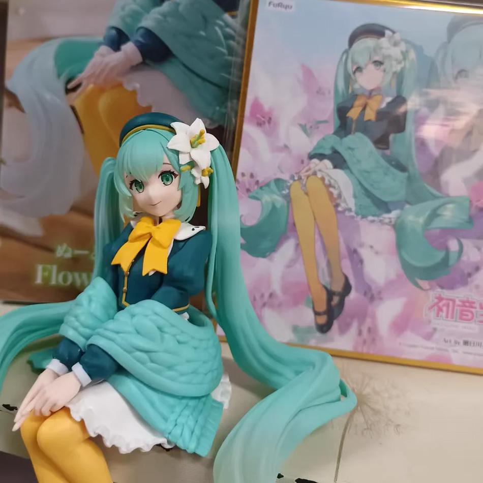 14cm Anime Hatsune Miku Cute And Charming Action Figure Pink Sakura Doll Collectible Model Toy designed for Cake Decoration