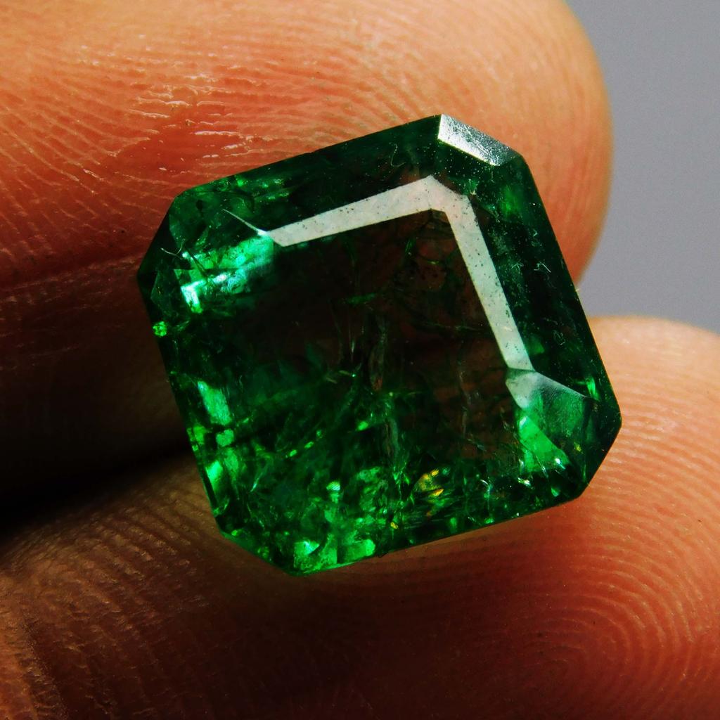Green Colombian Emerald Square Cut 7 Carat Natural CERTIFIED Loose Gemstone A-3910c