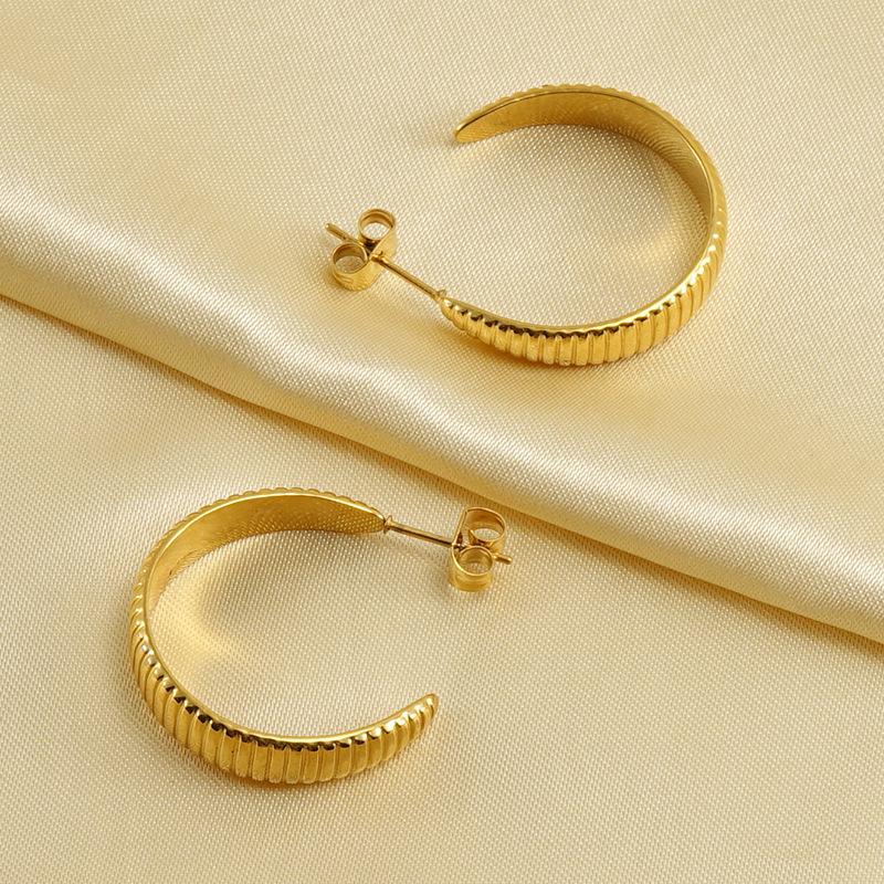 2023 Autumn/Winter C-Shaped Irregular Geometric Earrings for Women - Simple, Versatile, Elegant Design