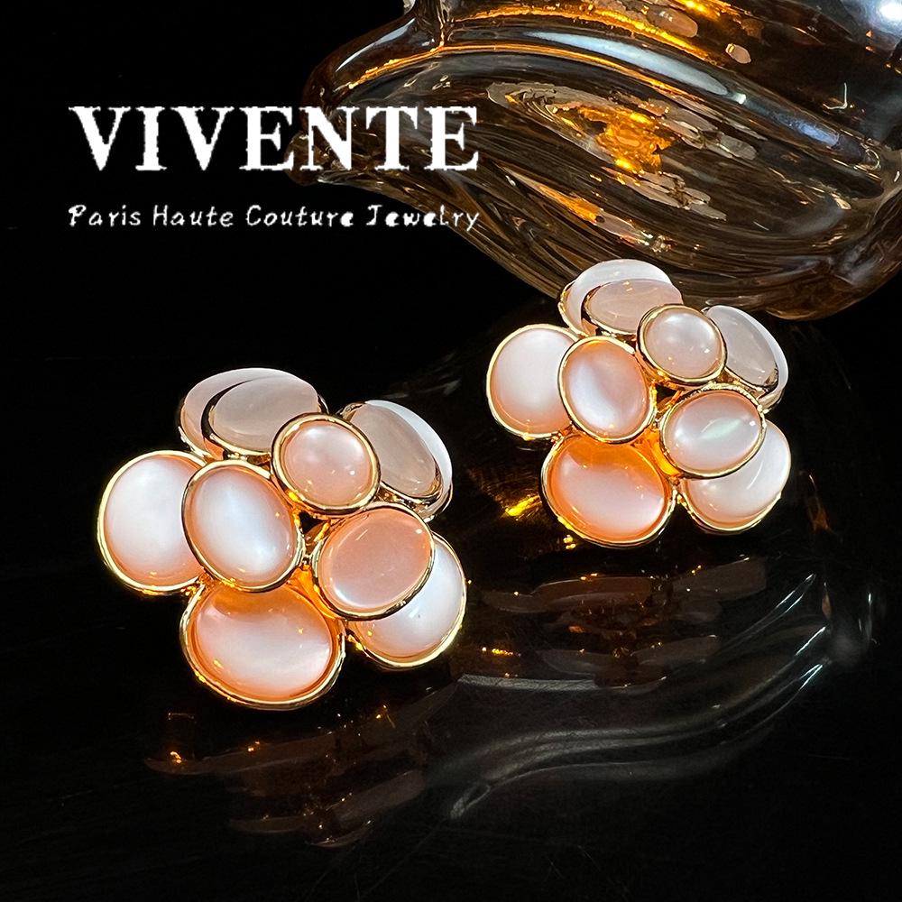 New Chinese Cat's Eye Stone Flower Stud Earrings - Gold-Plated Copper, Three-Dimensional Floral Retro Design