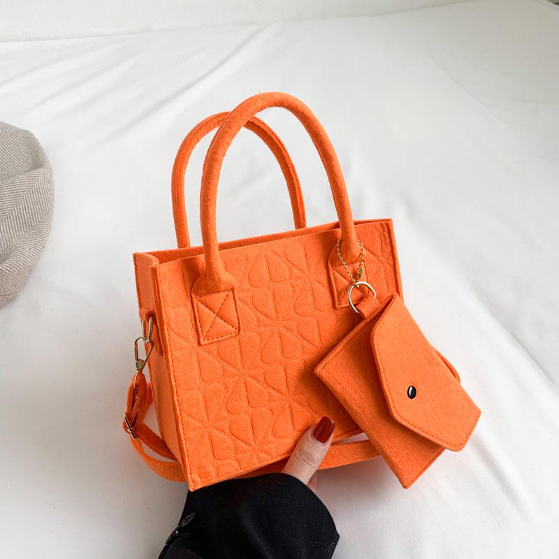 Set di borsetta versatile di nicchia con texture 2025: Semplice Borsa a Spalla e a Tracolla in Feltro per Mamma e Bambino