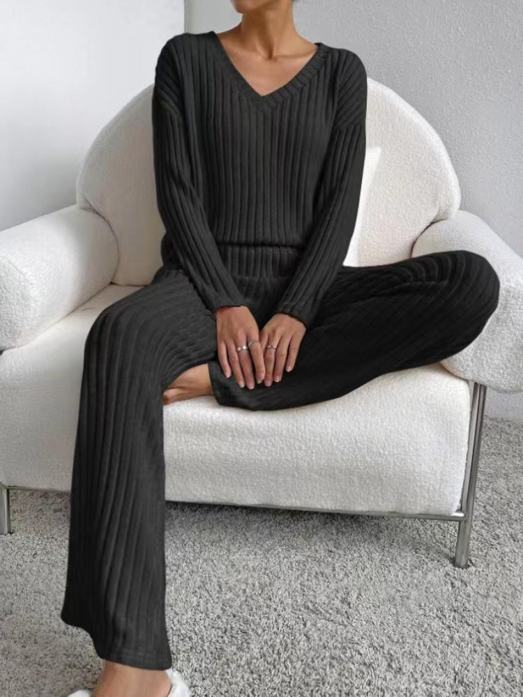 Autumn and Winter New Women's Two-piece Set, Fashionable and Casual Straight-leg Pants, Elegant and Loose V-neck Striped Knitted Suit