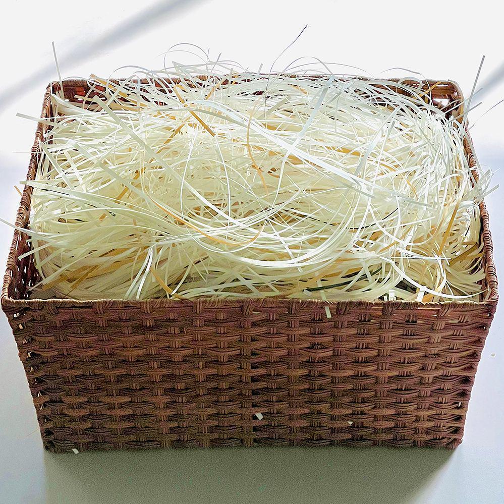 

Raffia Shredded Paper Cushioning for Gift Boxes and Fruit Padding - Soft, Shockproof, Drop-Proof Decoration 1506g (3 Catty Pack)