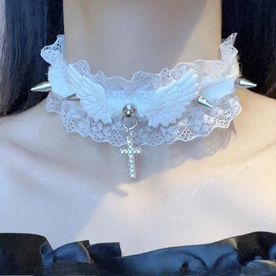 Κολιέ και μενταγιόν – Chokers