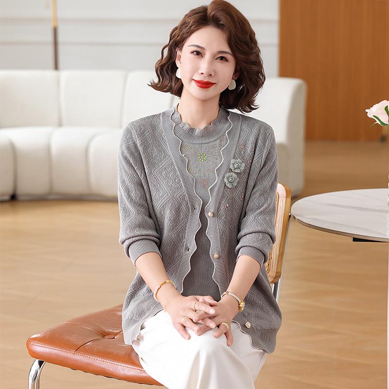 

Mom s Stylish Knit Short-Sleeve Cardigan Set for Spring/Autumn 2026 – for Middle-Aged Women XL (90-115 jin) світло-сірий колір