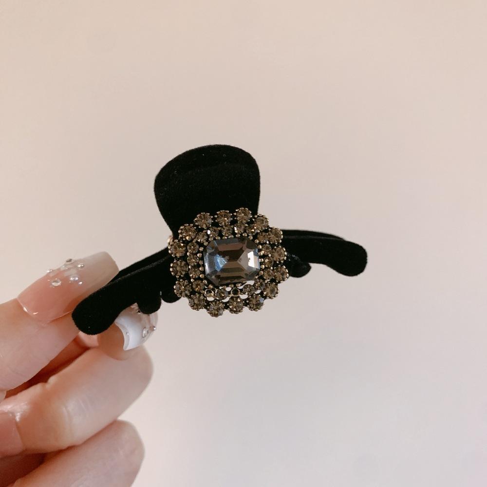 

Korean black velvet zircon small grab clip women s simple side hairpin hair accessories