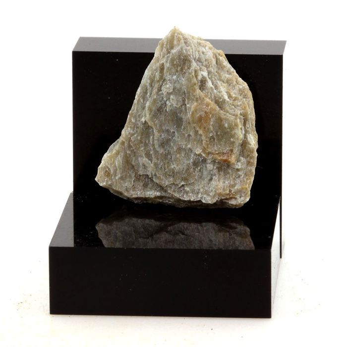 Pyroaurite 16.54 carats