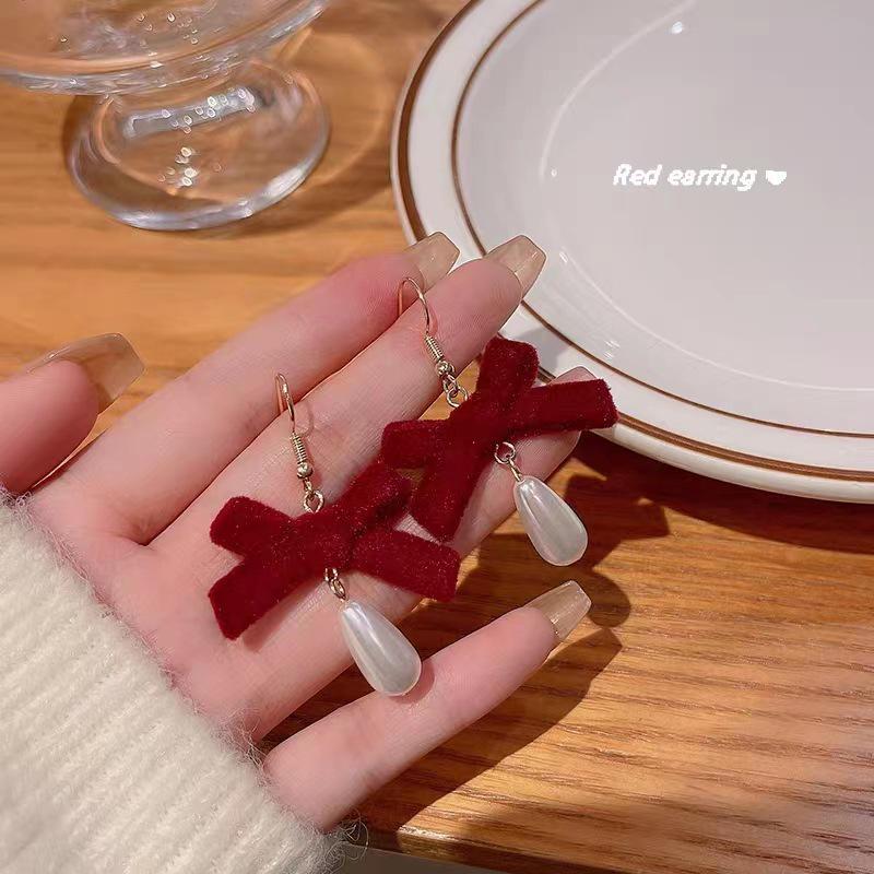 2024 D Retro Wine Red Velvet Rose Pearl Earrings: Hong Kong Style, Autumn/Winter Trend