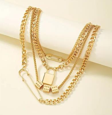 Joias para o Dia a Dia para Mulheres Colar Elegante Boho-Chic com Pingente de Dado Colar em Camadas com Fecho Dourado Acessórios