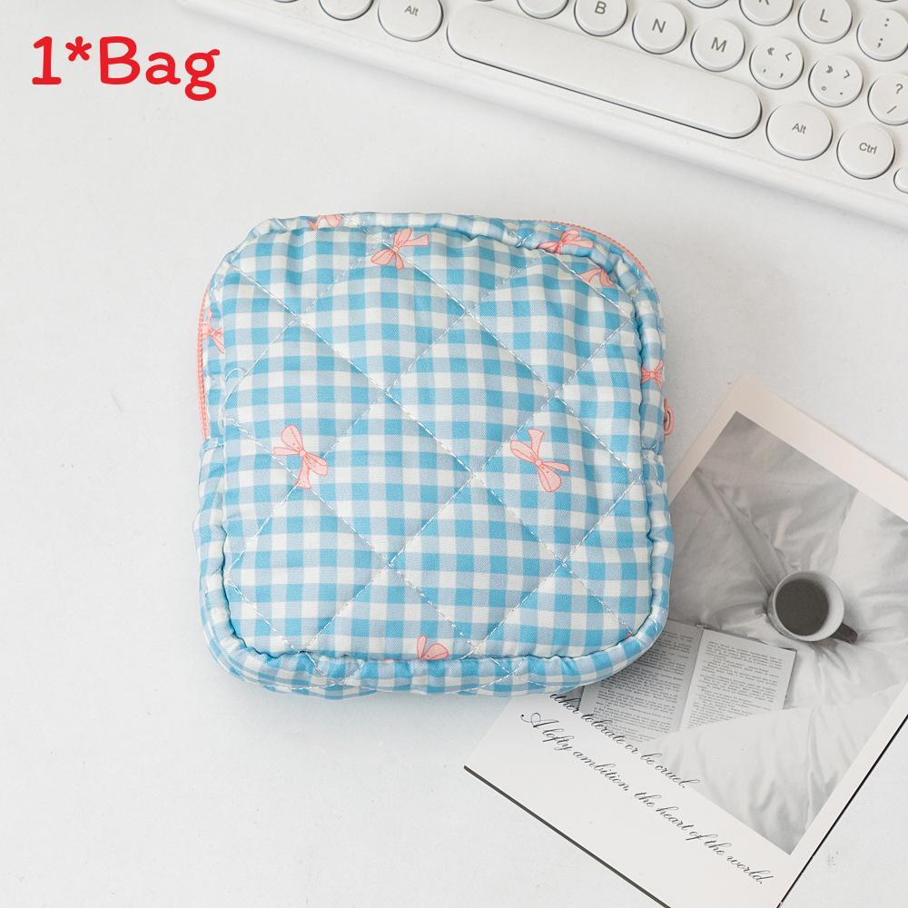 Classic Heart Makeup Bag With Cotton Material Portable Travel Organizer For Daily Use