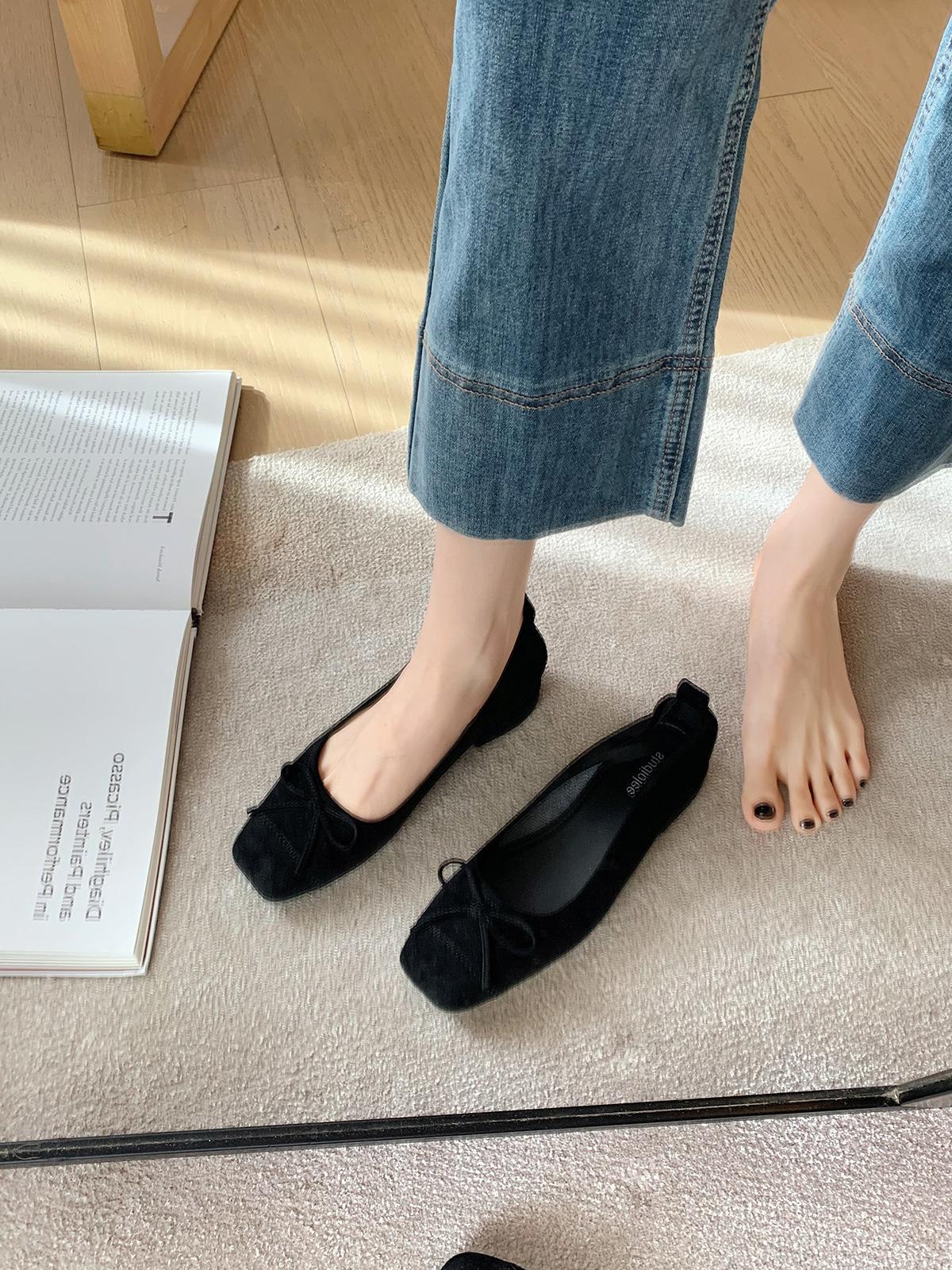 

Grape mother studiolee temperament square head light mouth bow small thick heel versatile leopard print super soft single shoes women s autumn 40