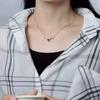 Collier Projection Cerf: Chaîne en Titane 'Je T'aime' en 100 Langues pour Femmes - Bijou Tendance pour la Clavicule Cadeau de Noël pour Petite Amie