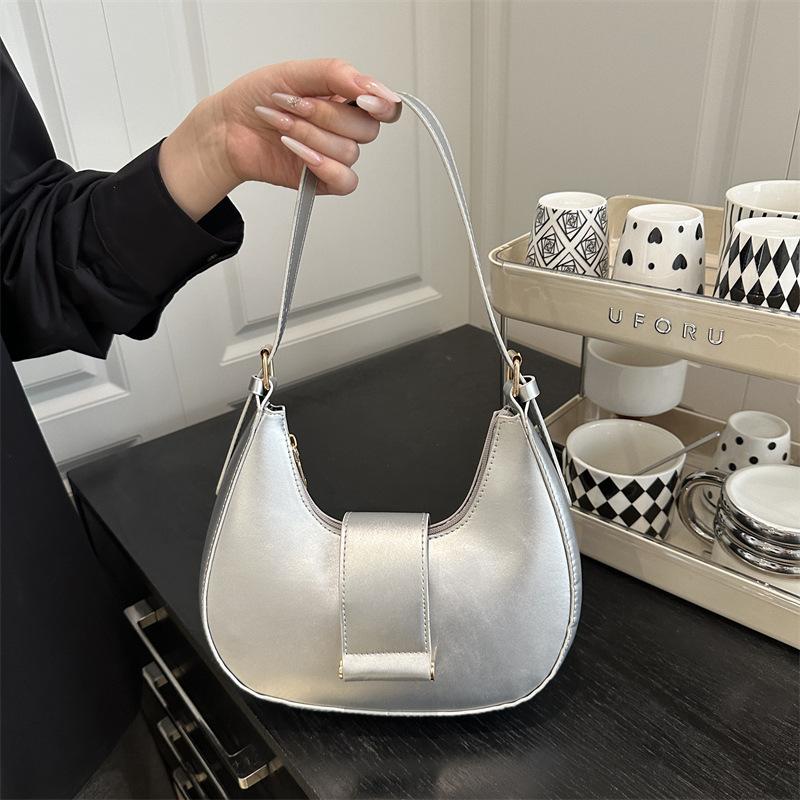 2025 New Bag Women's Ins High-end Sense Versatile Lightweight Portable Underarm Bag Fashionable Commuter Texture Crescent Bag