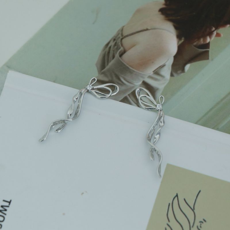 

Sting Temperamental Tassels Mosquito Coil Ear Clip Women s Silver Needle A pair of stud earrings