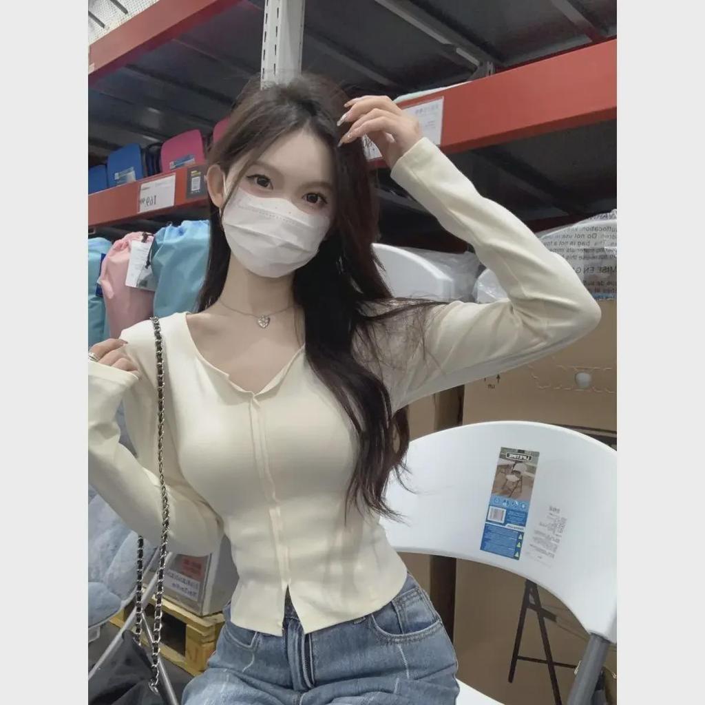 Damen Pinkes Samt Langarm-T-Shirt mit Schlitzdesign - Altersreduzierender Herbst-/Winterstil