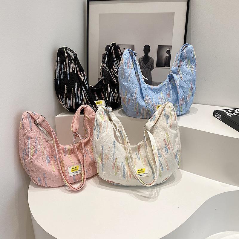 Small Fresh and Sweet Casual Messenger Bag Simple Girls Casual Dumpling Bag Going Out Commuting Fashion Shoulder Bag