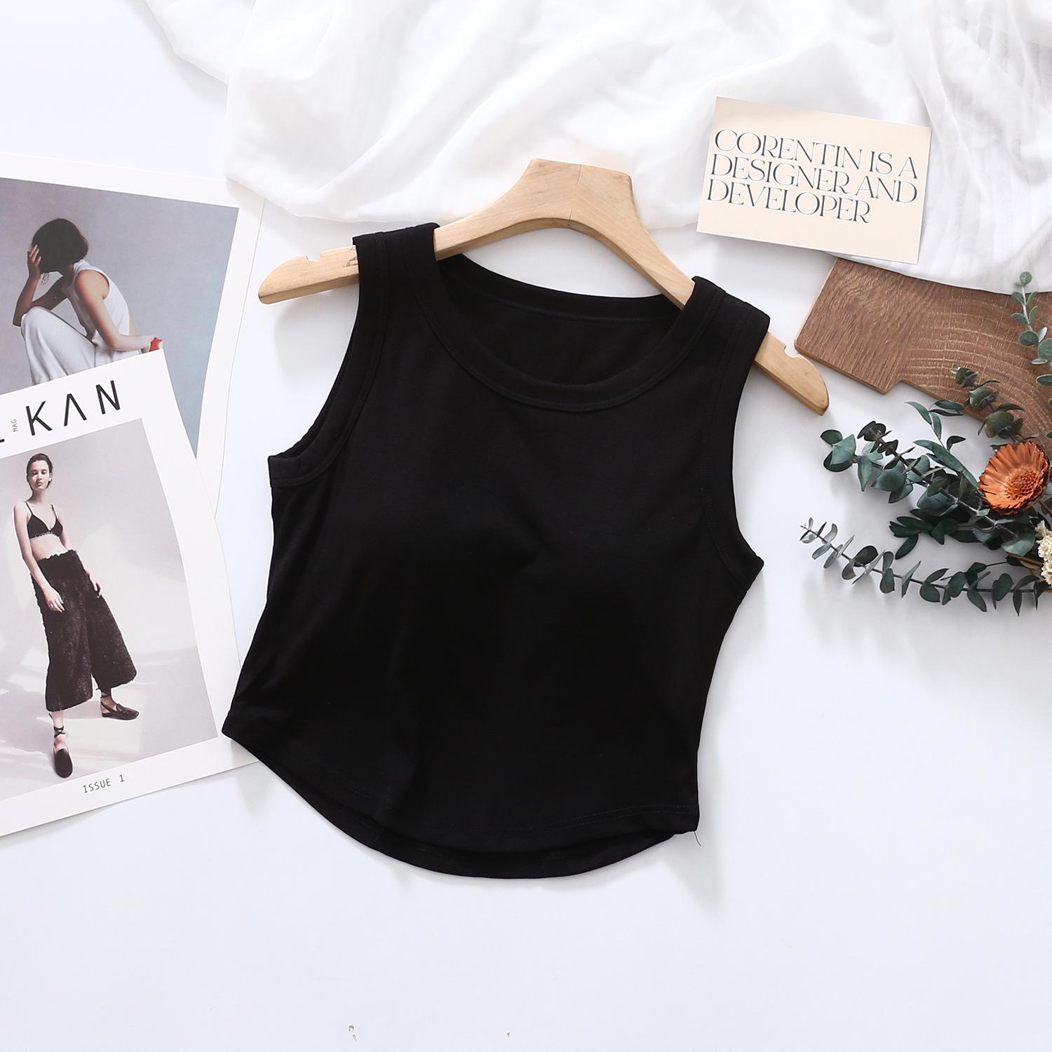 

Women s Slim Fit White Camisole with Chest Pads, Waist-Cinched, Sleeveless Top Medium чорний