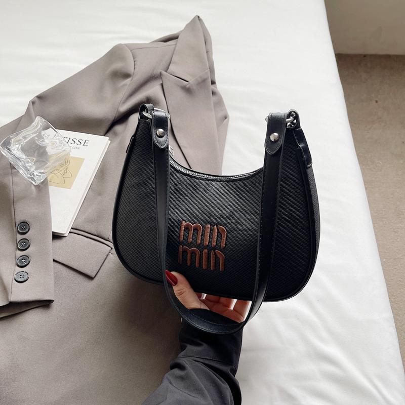 Сумка под мышку женская сумка осенняя новая нишевая модная высококачественная женская наплечная сумка-мессенджер женская чёрный