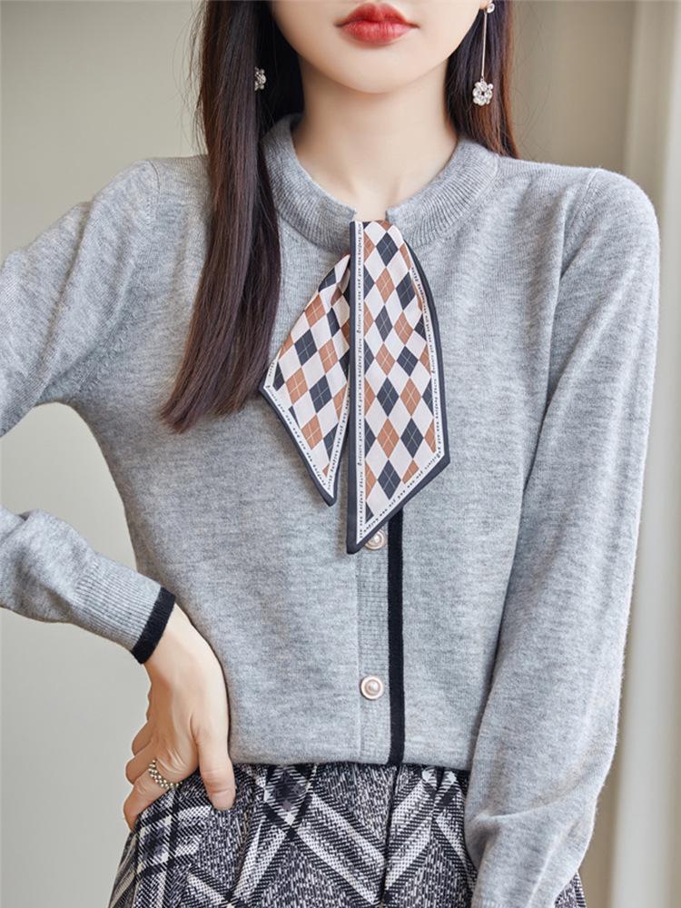 Autumn 2023 Women's Wool Knitwear: Stylish Scarf-Collar Cardigan Sweater