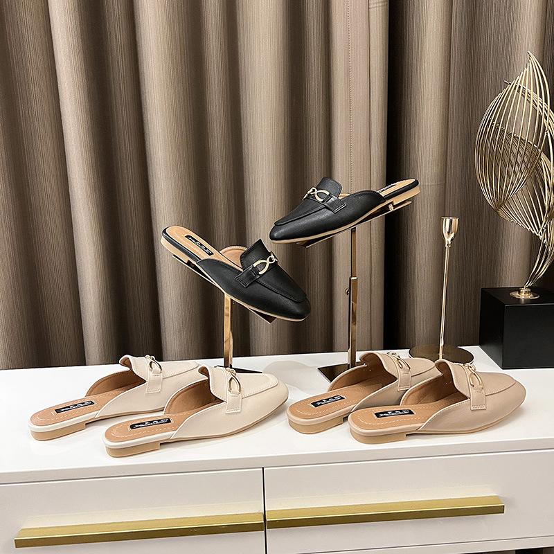 Modevarumärke Metallkedja Mules Skor Kvinna Täckta Tår Tofflor Damer Flipflops Flats Sandaler Casual Slip On Slides Halkfria Pantuflas