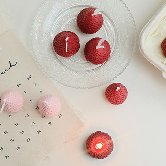 Aromatherapy Candle Adorable Strawberry Shape Eco-friendly Eradicate Odor Fruit Festival Candle for Home