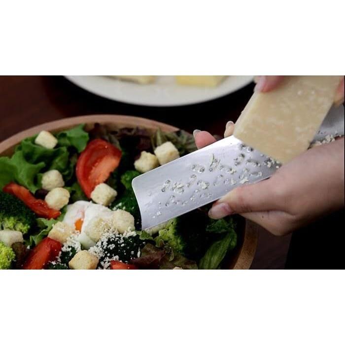 Tomita-style grater 2-piece set Light fluffy grated daikon Retains moisture concentrates flavor Stainless steel dishwasher safe