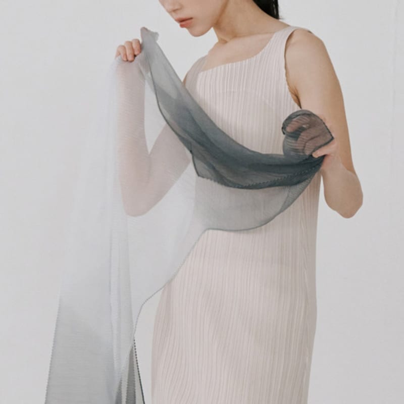 Midocheu Pleated Soft Gras Scarf