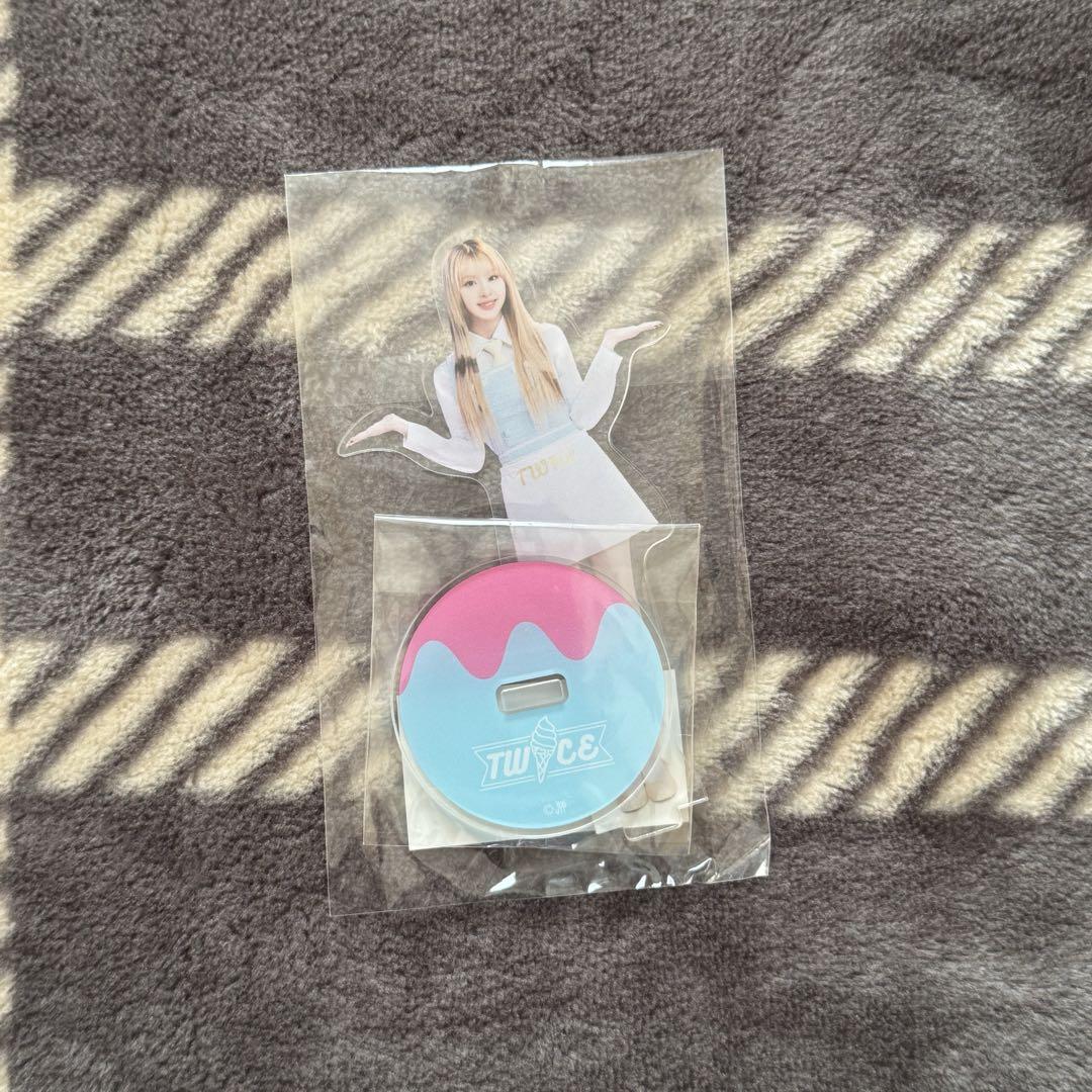 

[Б/У] дважды акриловая подставка Chaeyoung