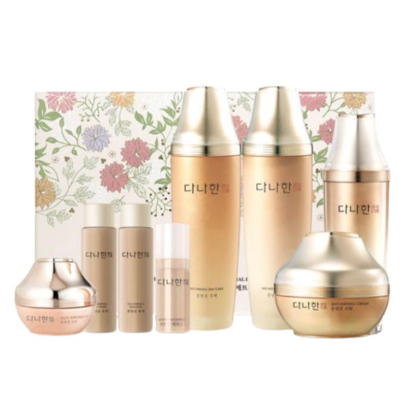

Danahan Bonyeonjin 4-Piece Skincare Set (Skin Toner 160 ml + Emulsion 160 ml + Cream 50 ml + Essence 50 ml)