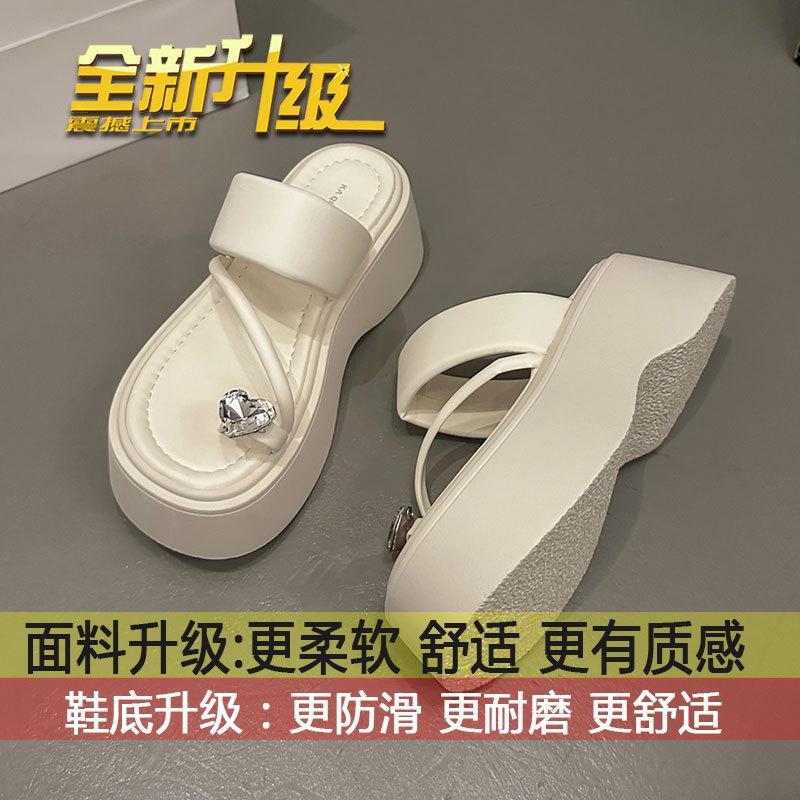 Small height-increasing platform beach shoes for women's summer wear 2025 new high-end silver rhinestone toe slippers