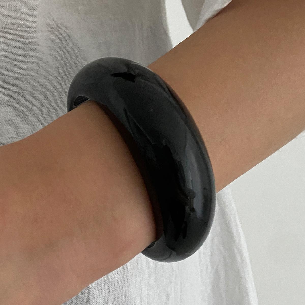 

Ingemark 3 Styles Vintage Irregular Resin Wide Bangles Women Trend Punk Elliptical Curved Surface Metal Spring Bracelets Jewelry