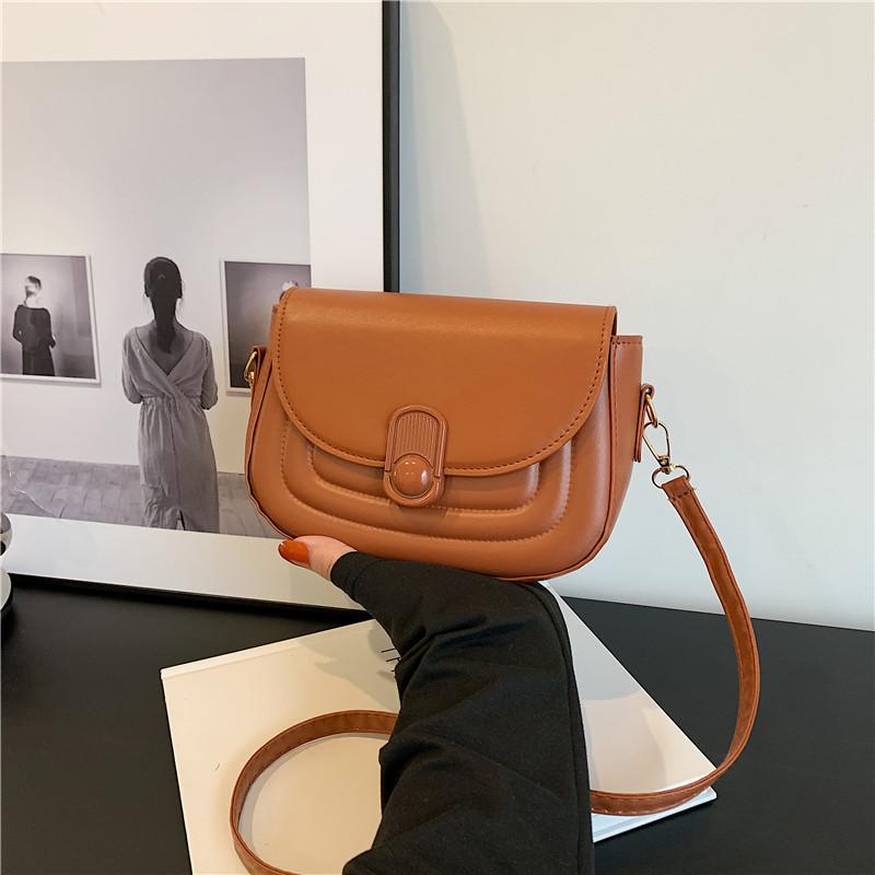 Fashionable Pu Leather Shoulder Bag Elegant Street Style Medium Saddle Bag 2023