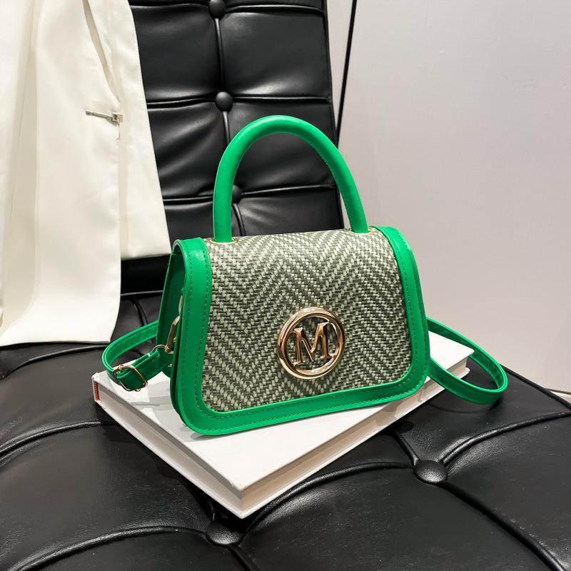 

This year s popular small bag women s spring 2025 new fashion retro messenger bag Internet celebrity handbag female Internet celebrity versatile зелёный