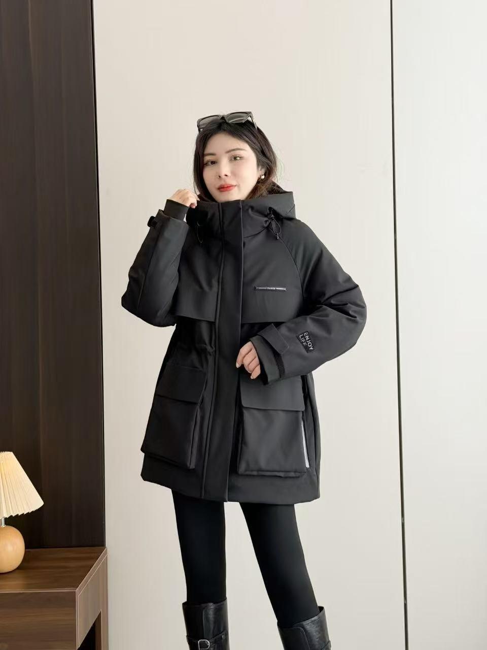 

Женская парка средней длины, пуховик - Зимняя коллекция 2024: Утепленное, Теплое, Пуховое Пальто-Ветровка из Белого Утиного Пуха S чёрный