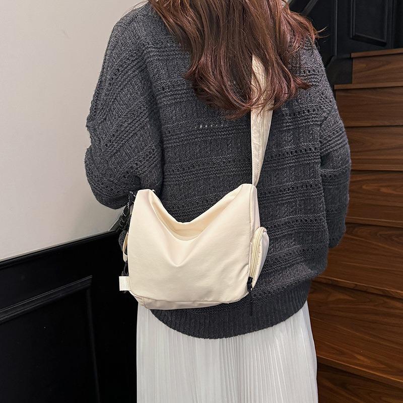 Outdoor lightweight small backpack women's one pack three-purpose travel small backpack lightweight waterproof commuter shoulder satchel