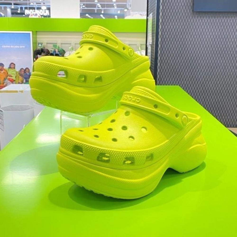 

CrocS Hc02 Bayclog Kiwi Women S domeStic High Heeled SandalS Unique Unique Kiwi/W5/220