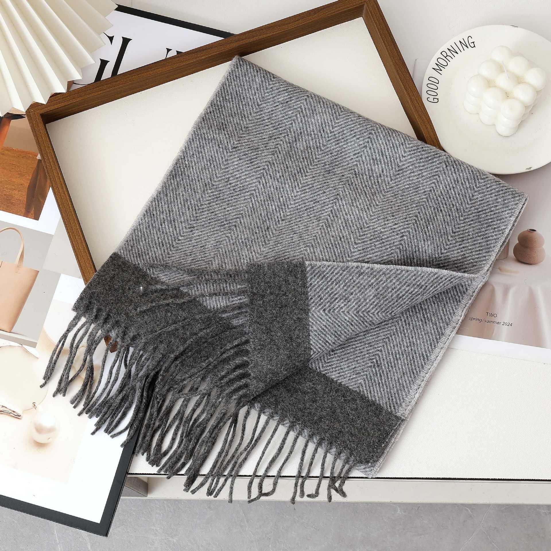 

Versatile Unisex Couple s Autumn and Winter Warm Scarf 30*165cm