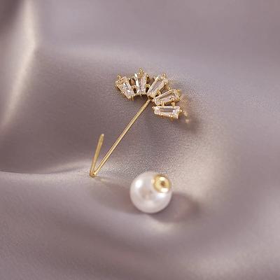 Pearl Brooch High-Grade Women's Anti Slip Buckle Summer Design Sense Of Clothing Accessories Temperament Neckline Pin For Girls