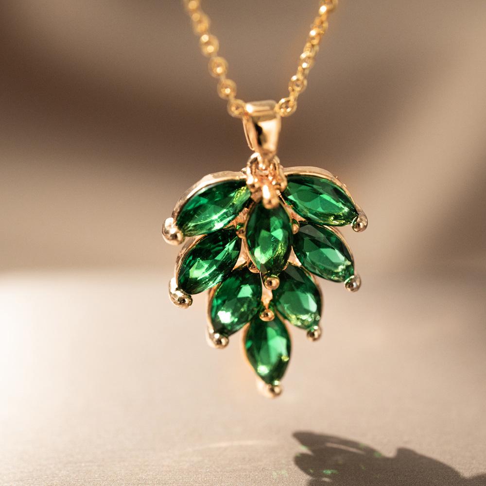 Zircon Green Banana Leaf Pendant Titanium Steel Necklace Women Fashion Layering Chain