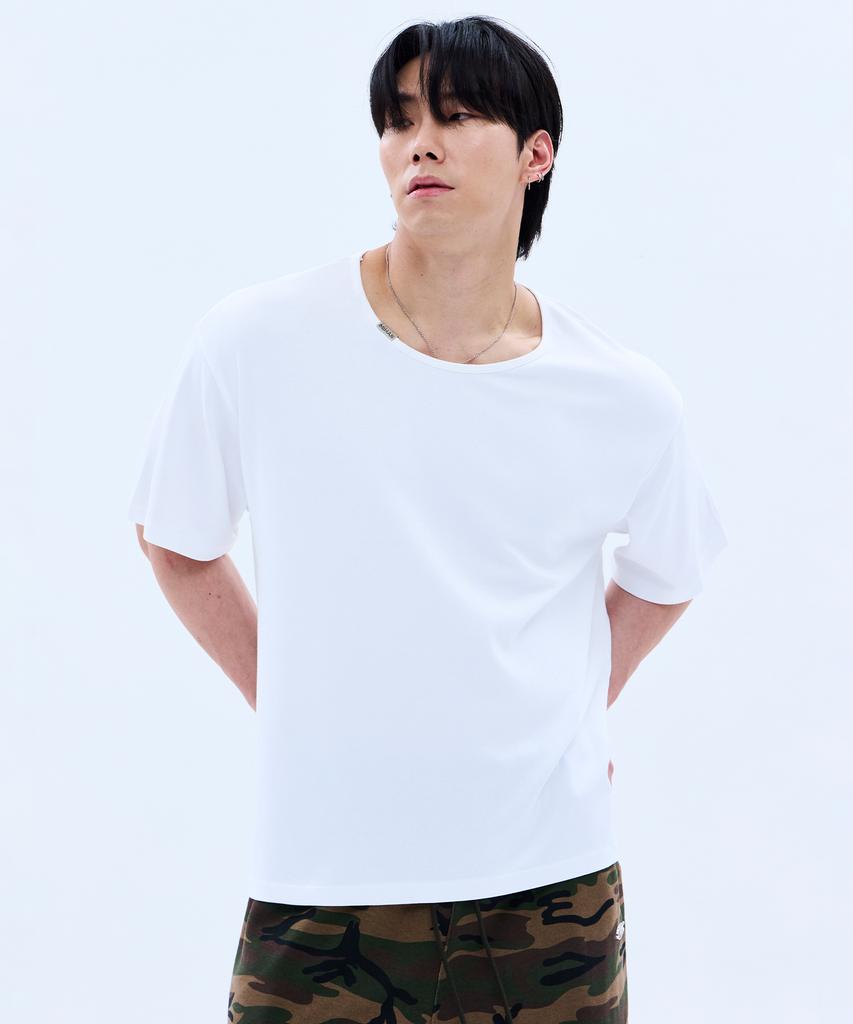 Mihag Metal Clip U-Neck T-Shirt (White)