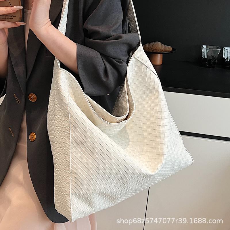 New Fashion Large-capacity Woven Bag 2025 One-shoulder Crossbody Versatile Simple Solid Color Commuter Tote Large Bag