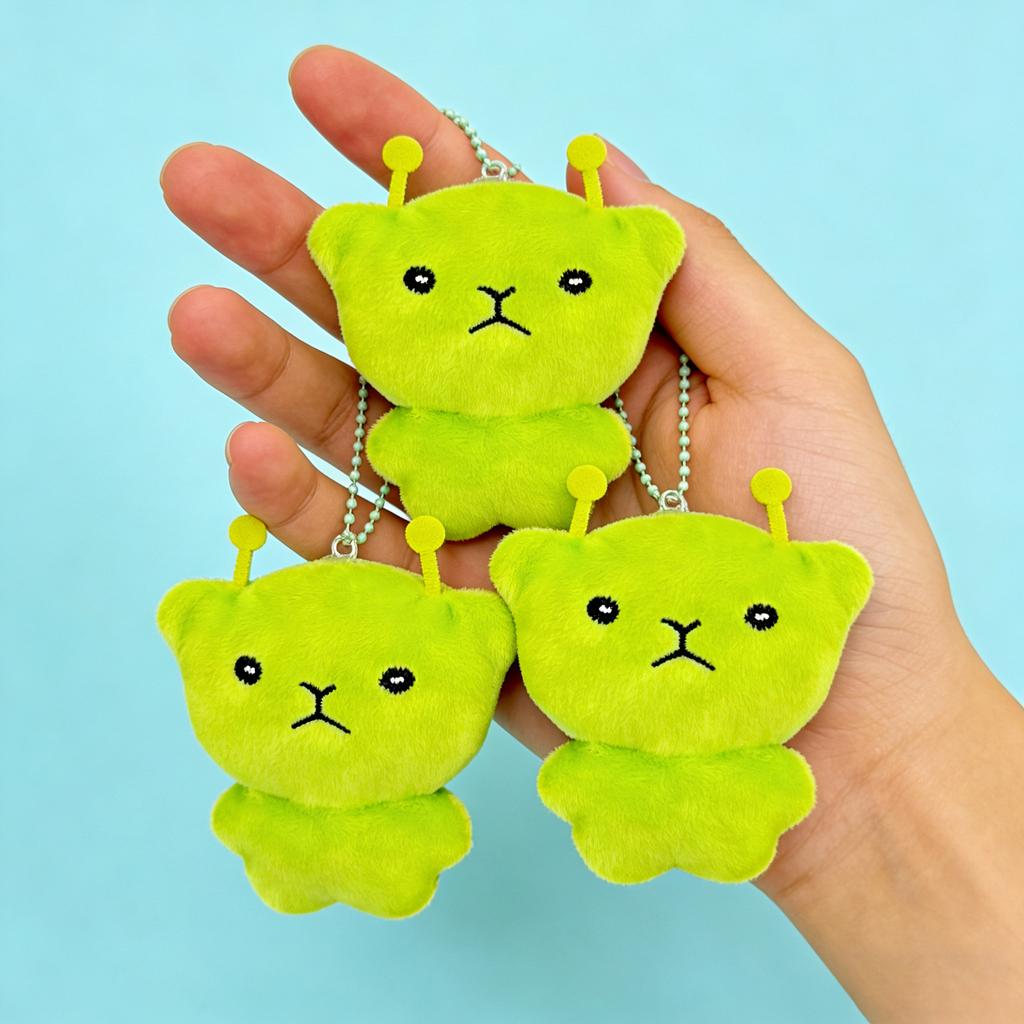 Grüner Mini-Alien-Katzen-Plüsch-Schlüsselanhänger Niedlicher Weicher Stofftier-Schlüsselanhänger Handgemachte Puppen-Accessoires für Taschen Rucksäcke Hängende Dekoration