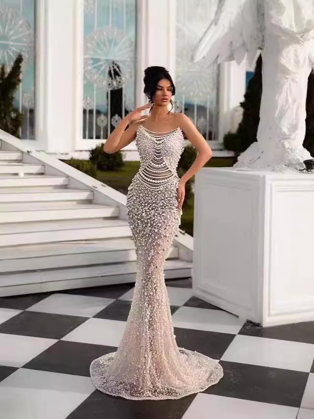 Trägerloses Abendkleid mit tiefem V-Ausschnitt, Netzstoff, hoher Taille, Perlen-Serie - Schwarz & Weiß