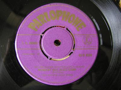 Disc de 7 inch SAINTS JAZZ BAND - Stock O Lee Blues 45R4240 Parlophone 1956 UK Jazz Folosit