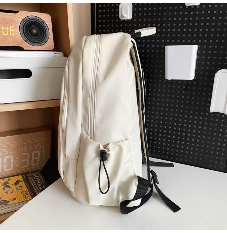 Einfarbiger Schulrucksack für Mittelschüler