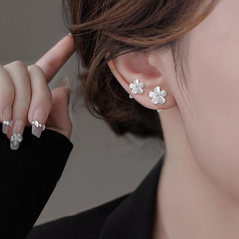 Orecchini a Vite Gardenia di Diamante Fori Auricolari Piccoli Orecchini Floreali